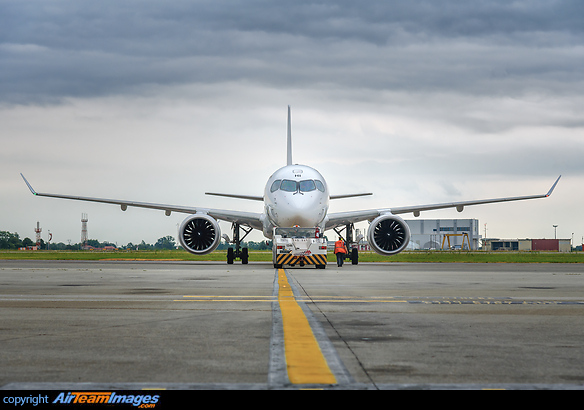 Airbus A220-300