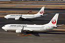 Boeing 737-846