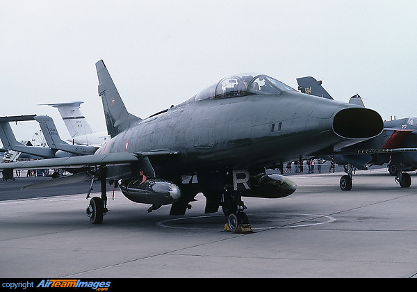 F-100 Super Sabre F-100 Super Sabre