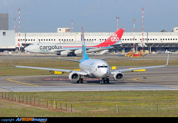 Boeing 737-7K2