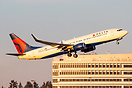 Boeing 737-832
