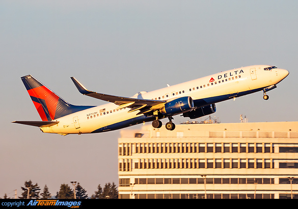 Boeing 737-832