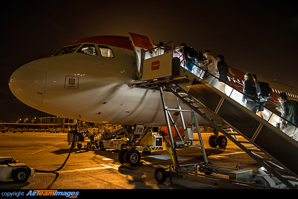Airbus A320-214