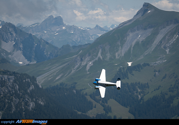 After more than 40 years on the ground, HB-GAC underwent restoration. Throughout these 40 years, it had already been exhibited at the Swiss Museum of Transport in Lucerne, as well as in the museum in Dübendorf. Here it is, finally back in the air. Beechcraft C18S