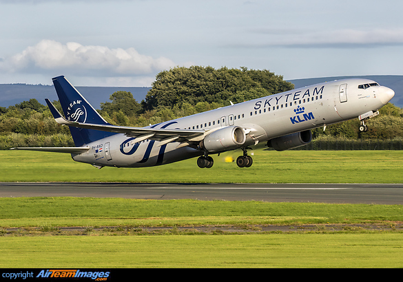 Boeing 737-9K2