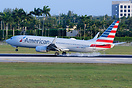 Boeing 737-823