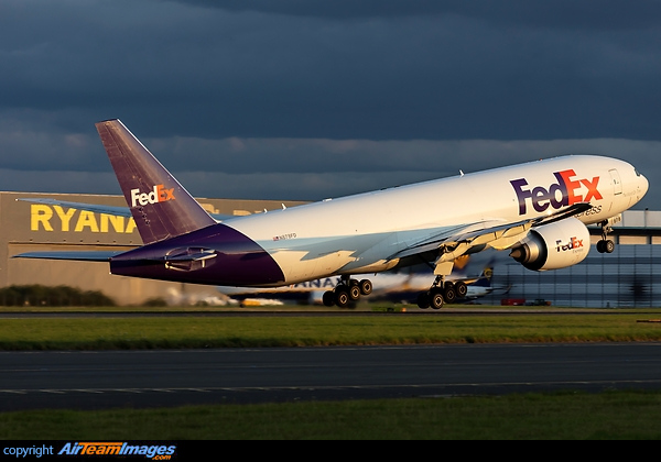 Boeing 777-FS2