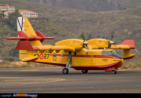 Air resources participated in the great fire on the island of Tenerife Canadair CL-215T