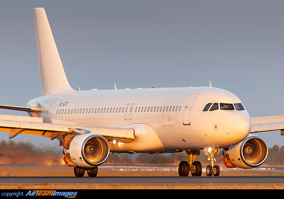 Airbus A320-214