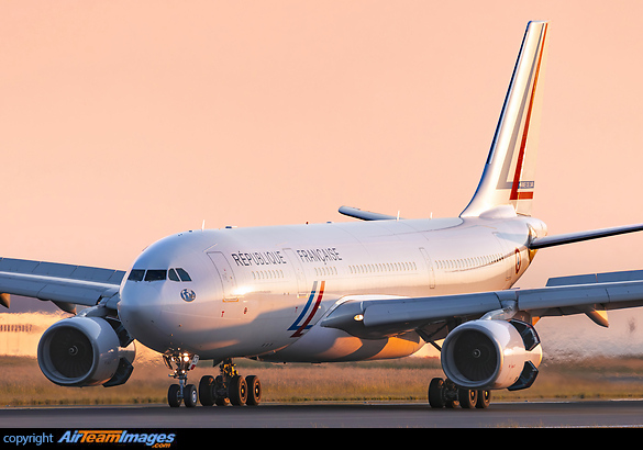 Airbus A330-243
