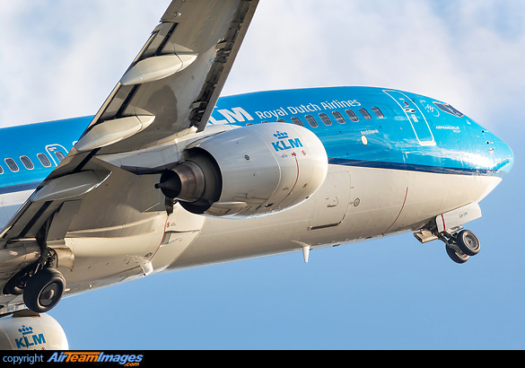 Boeing 737-8K2