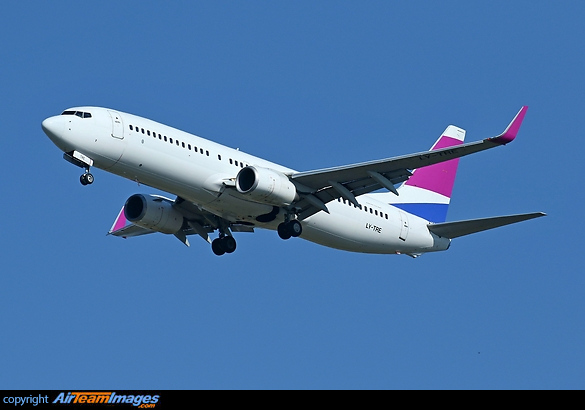 Boeing 737-8FE