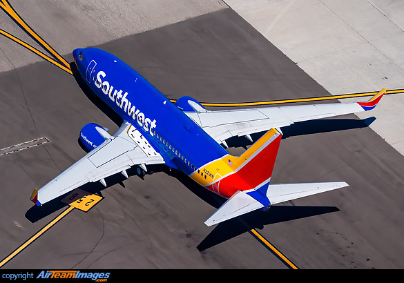 Boeing 737-7H4