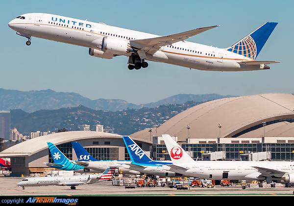 Boeing 787-9 Dreamliner