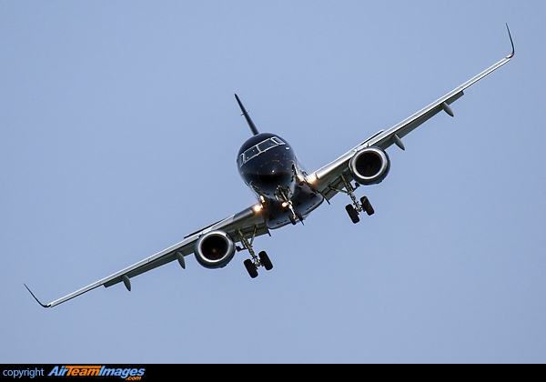 Embraer ERJ-195AR