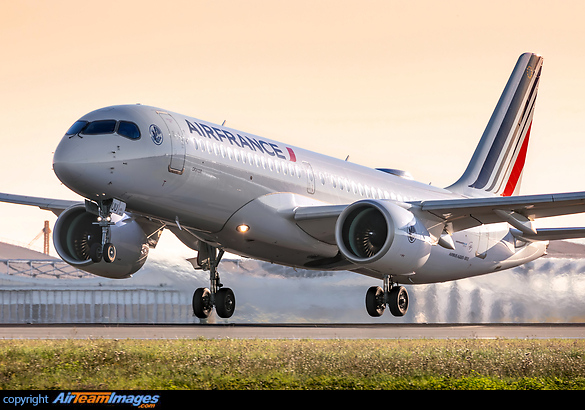 Airbus A220-300