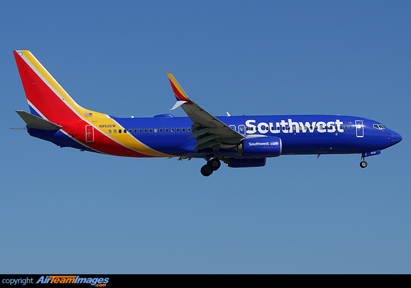 Boeing 737-8H4