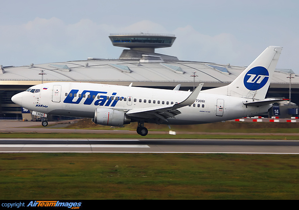 Boeing 737-524