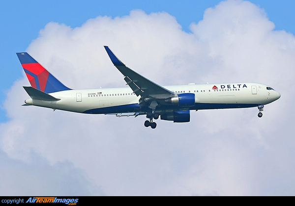 Boeing 767-332/ER
