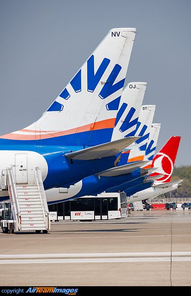 Boeing 737-8HC