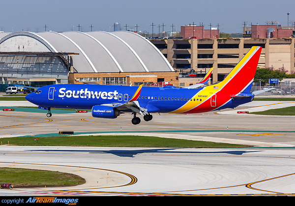 Boeing 737-8H4