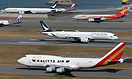Boeing 747-4B5(BCF)