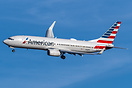 Boeing 737-823