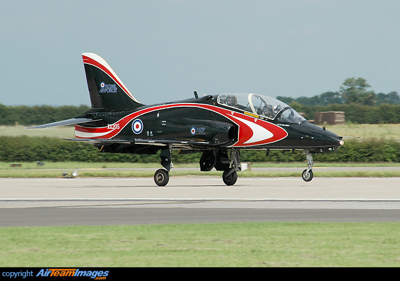 Displaying in the 2007 display colour scheme. British Aerospace Hawk T1A
