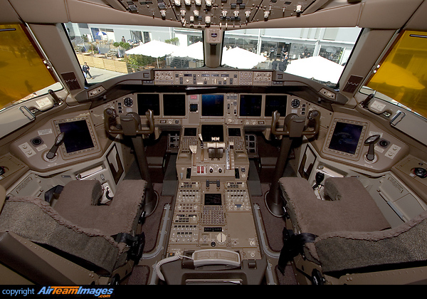 Boeing 777-35R/ER Boeing 777-35R/ER