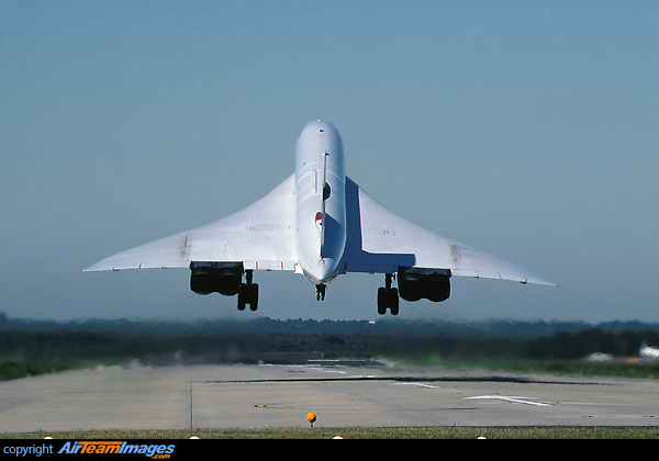 An unusual view of Concorde arriving on RWY08 at Hurn, operating an enthusiast charter. Aerospatiale-BAC Concorde 102