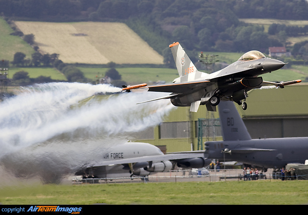 Seen here at Leuchars Airshow 2008 for the very last time in this colour scheme, possibly its last ever show next year the Netherlands airforce has promised a really special livery!!! General Dynamics - F-16 Falcon