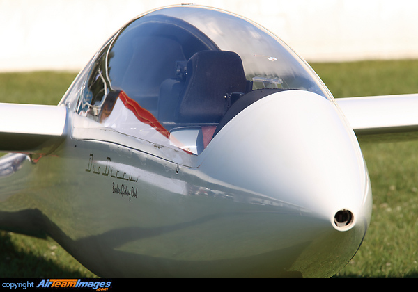 Booker Flying Clubs 'Schempp-Hirth Flugzeugbau Duo Discus' glider displayed at AeroExpo London Schempp-Hirth Duo Discus