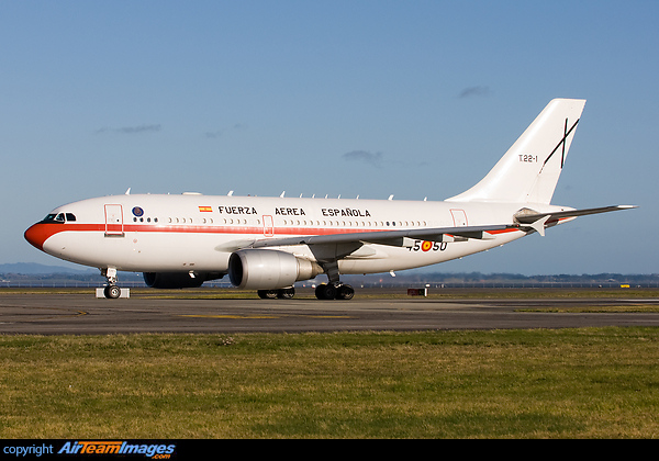 Taxi for take off on 23L for Wellington. King Juan Carlos I and Queen Sofia of Spain visit and official opening of the Embassy on 23 June. Airbus A310-304