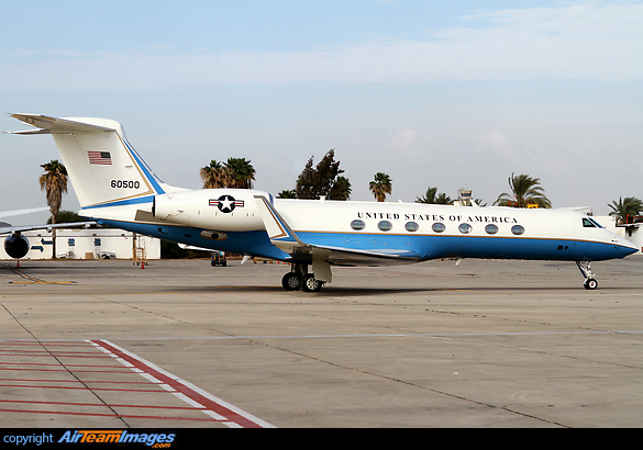 Departing to Amman with the US special envoy to the Middle East George Mitchell on board. Gulfstream C-37B